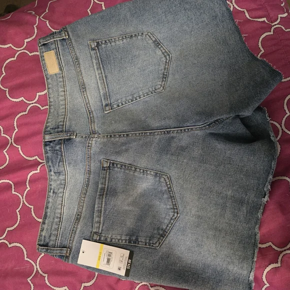 Sofia Vergara Size 12 Mid Rise Blue Denim Shorts - Picture 3 of 8